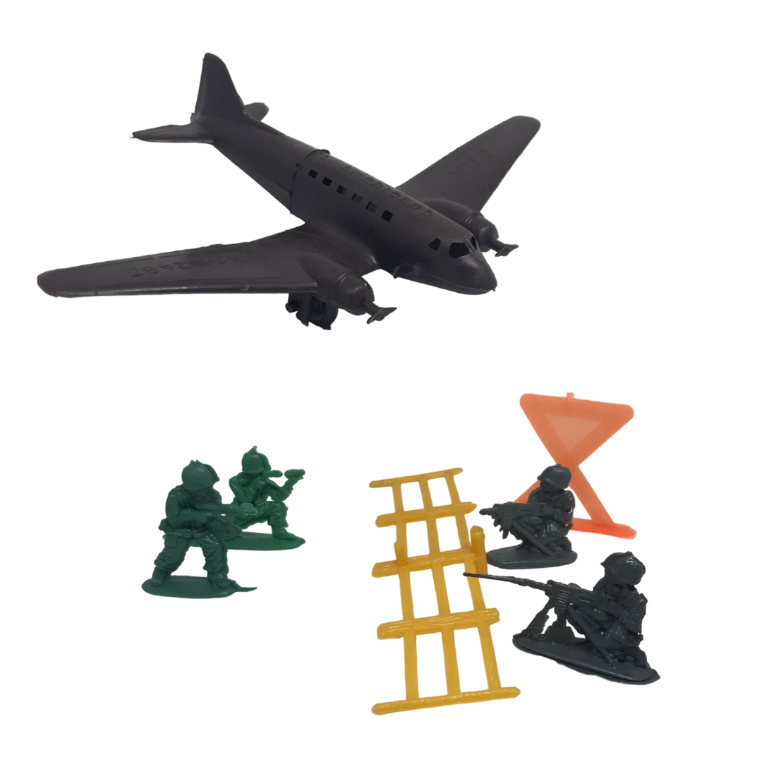 SOLDADITOS PLASTICOS + AVION