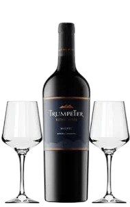 CAJA 2 COPAS + VINO TRUMPETER MALBEC